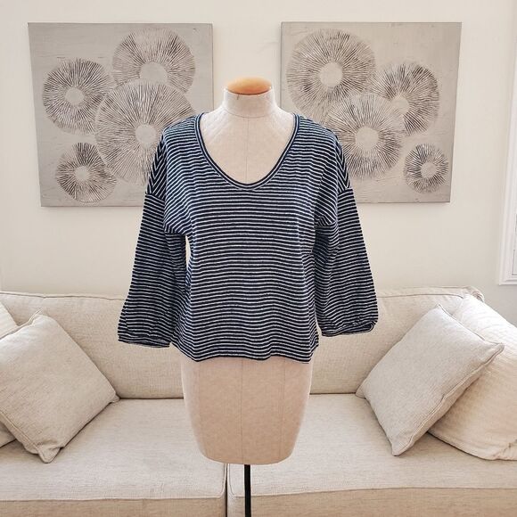 Madewell V-Neck Bubble-Sleeve Sweatshirt - Picture 3 of 13